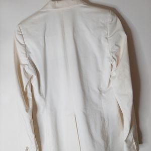 Club Monaco Jackets & Coats - Gorgeous single breasted blazer Club Monaco Jackets & Coats - Gorgeous single breasted blazer